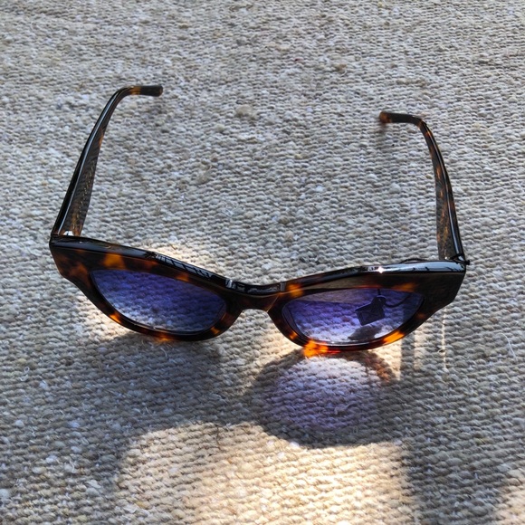 WONDERLAND Accessories - Wonderland sunglasses with tortoiseshell frame